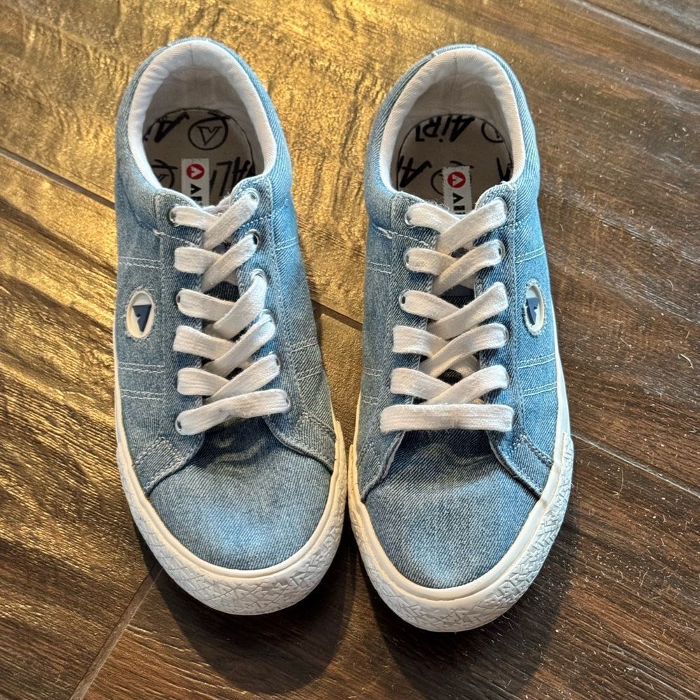 Retro Airwalk Women’s Denim Skate Skateboard Skater Shoe White And Blue sz 8.5
